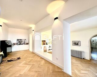  Proprit/chteau  vendre 12 pices 300 m