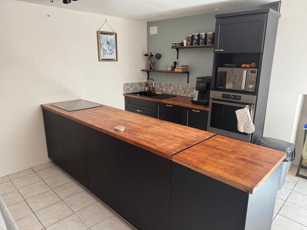 Maison en pierre centre bourg toutes commodités, 3 chambres, beaux volumes, rénovation de qualité