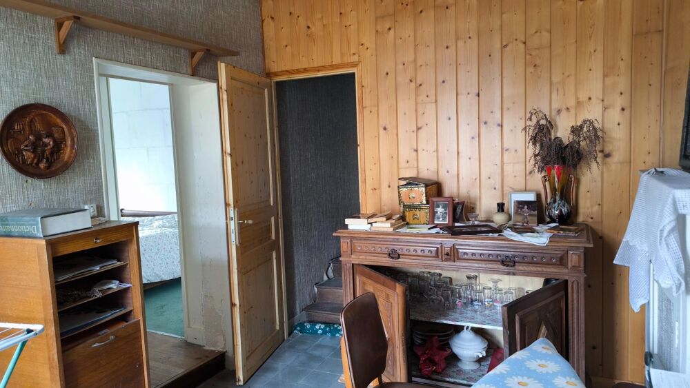 Maison de village 175 m² à rénover avec garage et dépendances