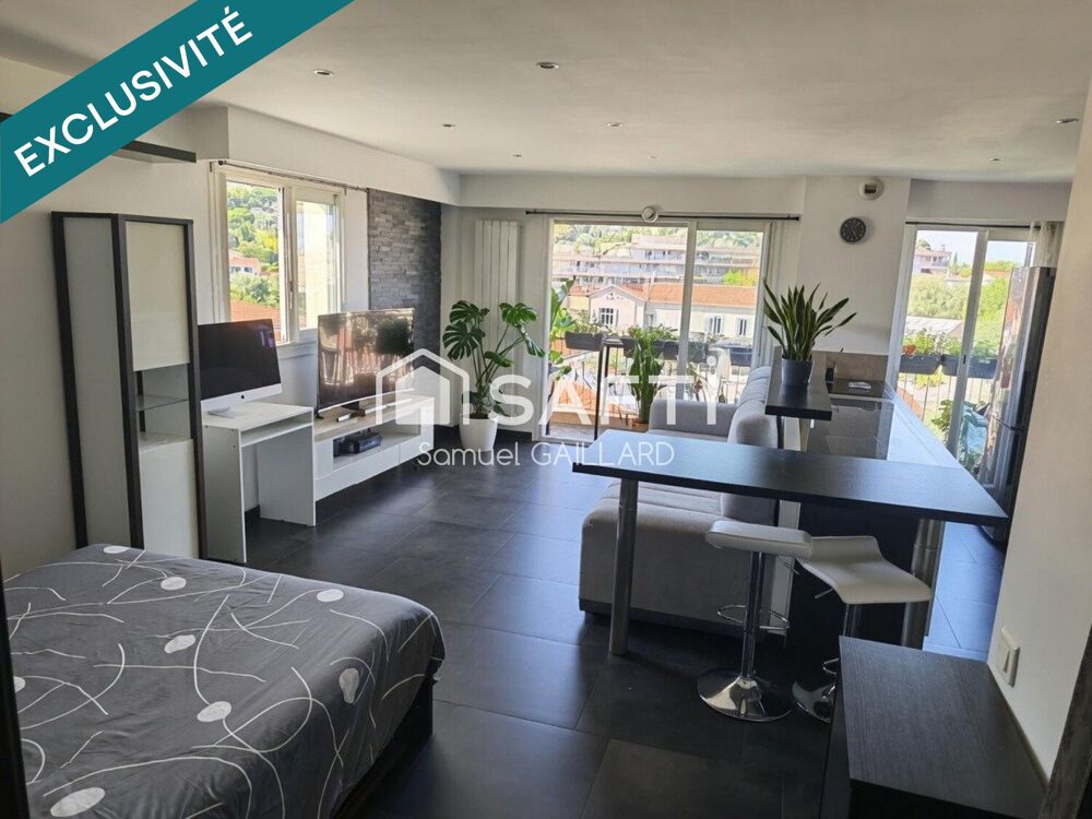 Vente Appartement Très grand studio en dernier étage, vue dégagée Vallauris