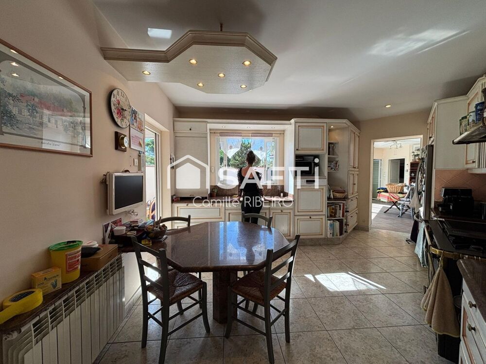 Vente Maison Port Leucate,Belle villa,T8 avec piscine sur parcelle de 400m² Leucate