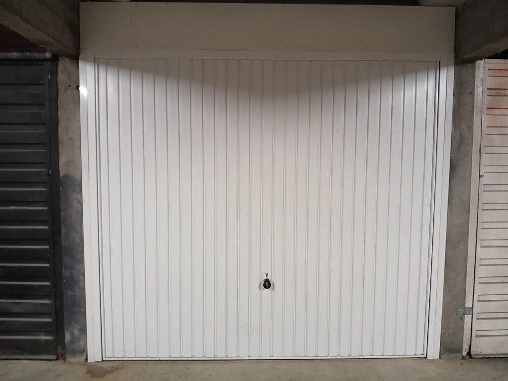 Vente Parking/Garage GARAGE FERME AUX PORTES DU PARC BOURRAN Merignac