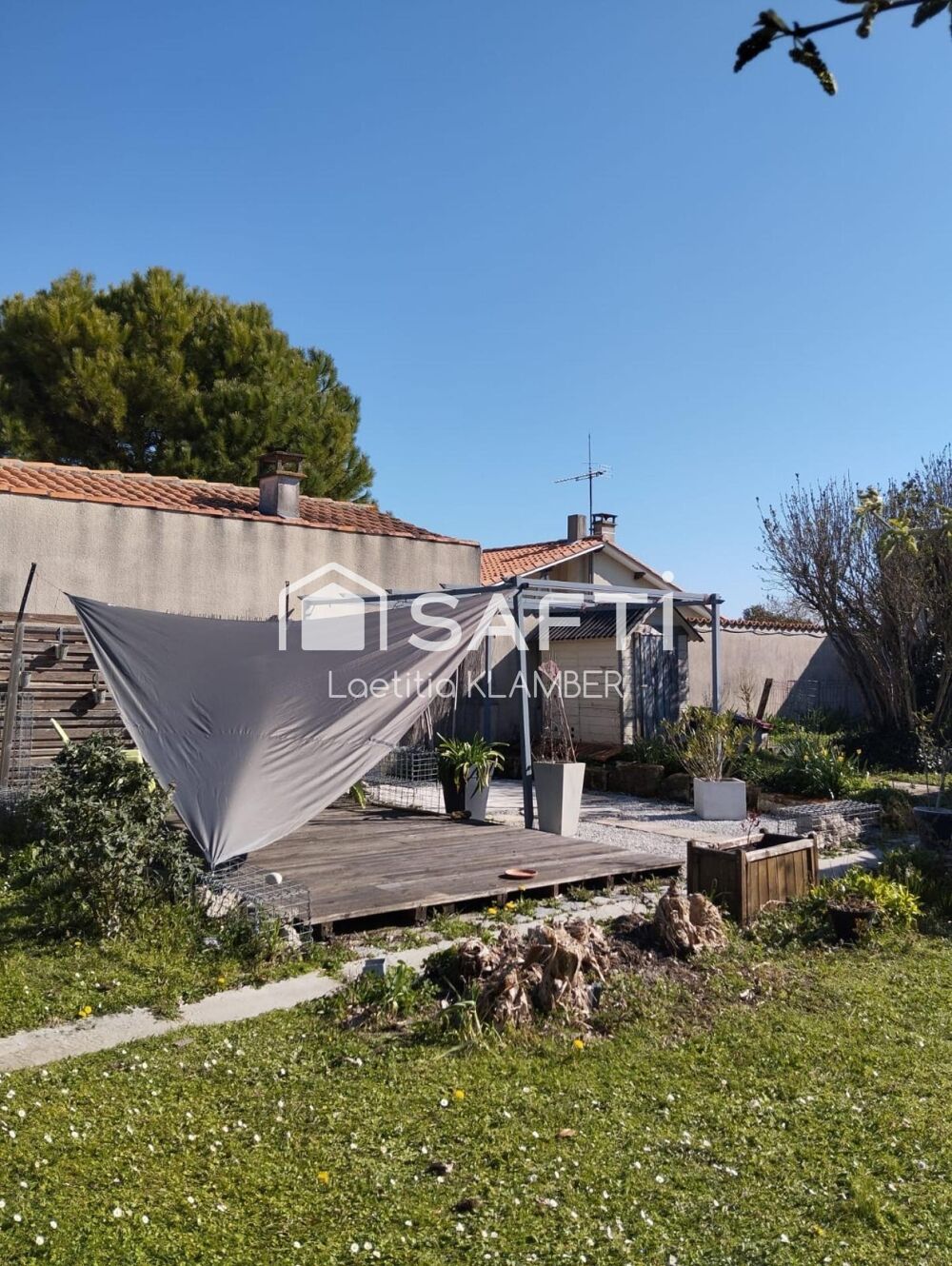 Vente Maison À Barbezieux-Saint-Hilaire, laissez-vous séduire par cette maison de caractère rénovée, alliant charme de l'ancien et confort mo Barbezieux-saint-hilaire