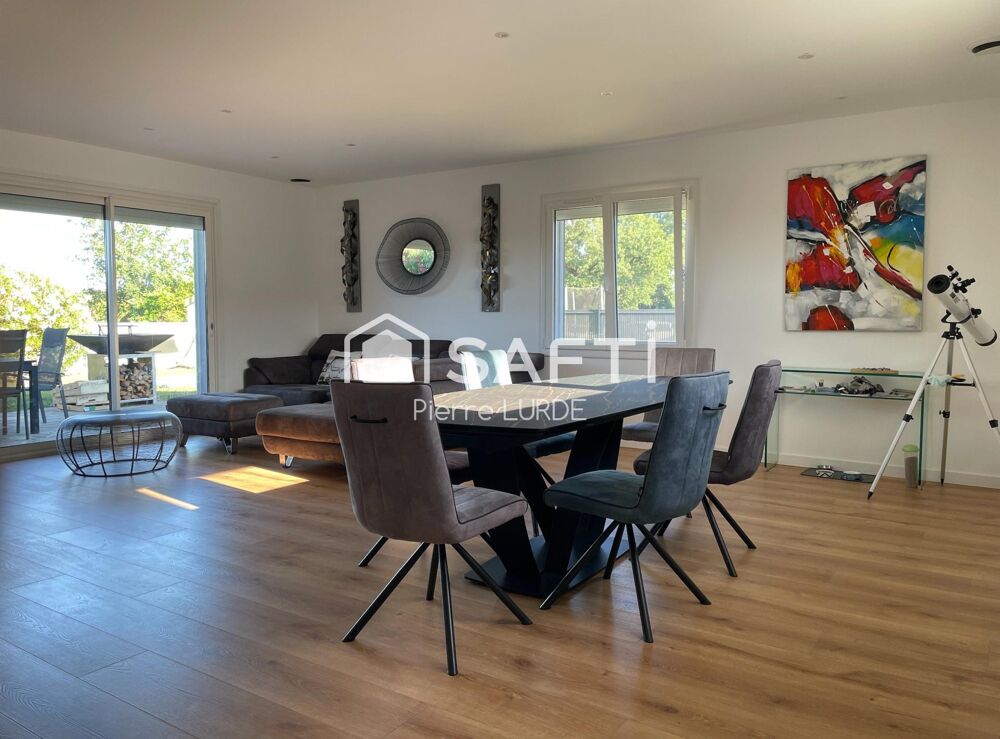 Vente Maison Maison de 157 m2 en 6 pièces, avec garage et piscine Lafrancaise