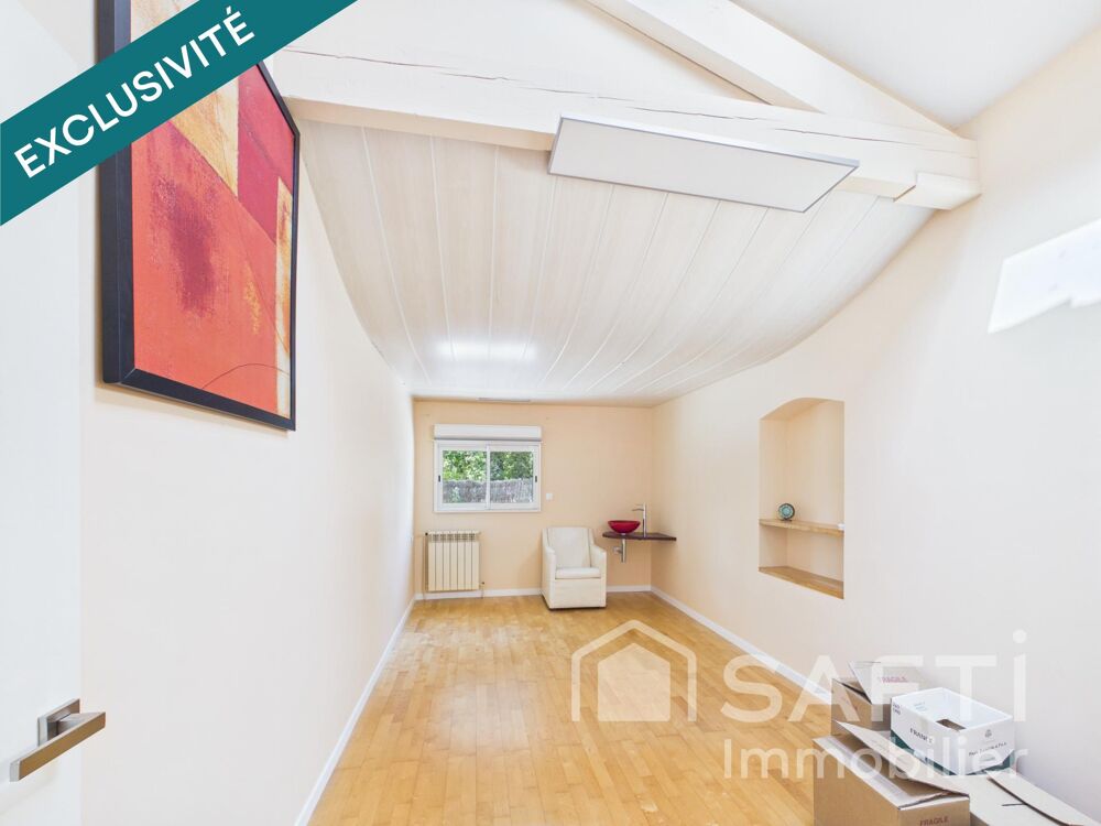 Vente Maison Maison de plain pied de 155 m2, 4 chambres, avec piscine, grand terrain et environnement calme Le taillan-medoc