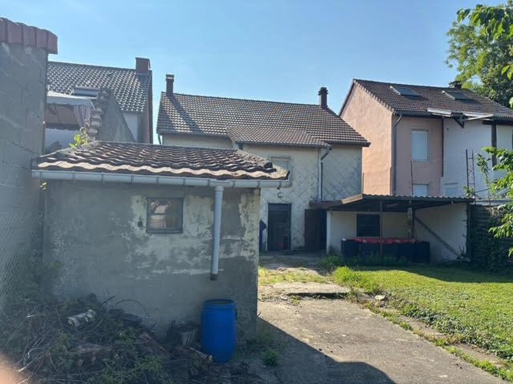 maison individuelle avec beau terrain et petite dépendance