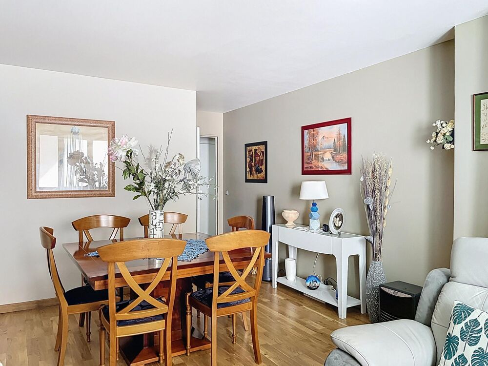 T2 en bon état avec loggia + terrasse 10mn RER