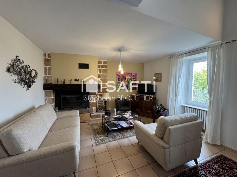 Vente Maison Maison de hameau en pierre avec terrain et piscine Vallon-pont-d'arc