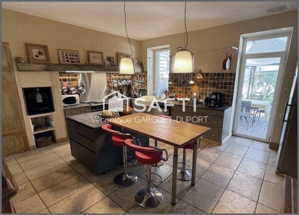 Vente Maison Demeure de caractère de 310m2 avec jardin, piscine, garage et gite Saint-andre-de-roquelongue
