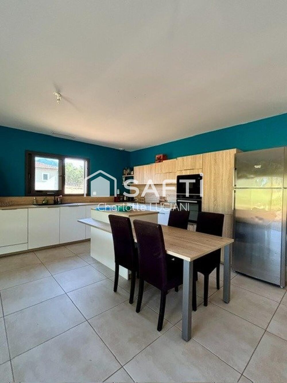 Maison familiale de plain-pied sur 1 926 m² de terrain plat et piscinable
