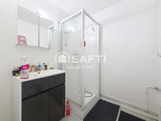  Immeuble à vendre 181 m²