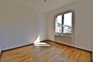  Maison à louer 5 pièces 150 m²