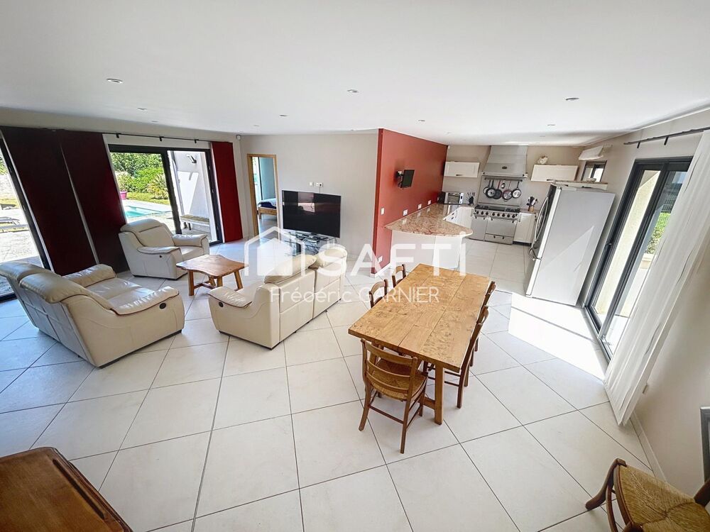 Maison individuelle de185 m², 6 chambres, sous-sol total, piscine