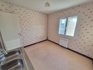  Maison � vendre 4 pi�ces 83 m� Barrou