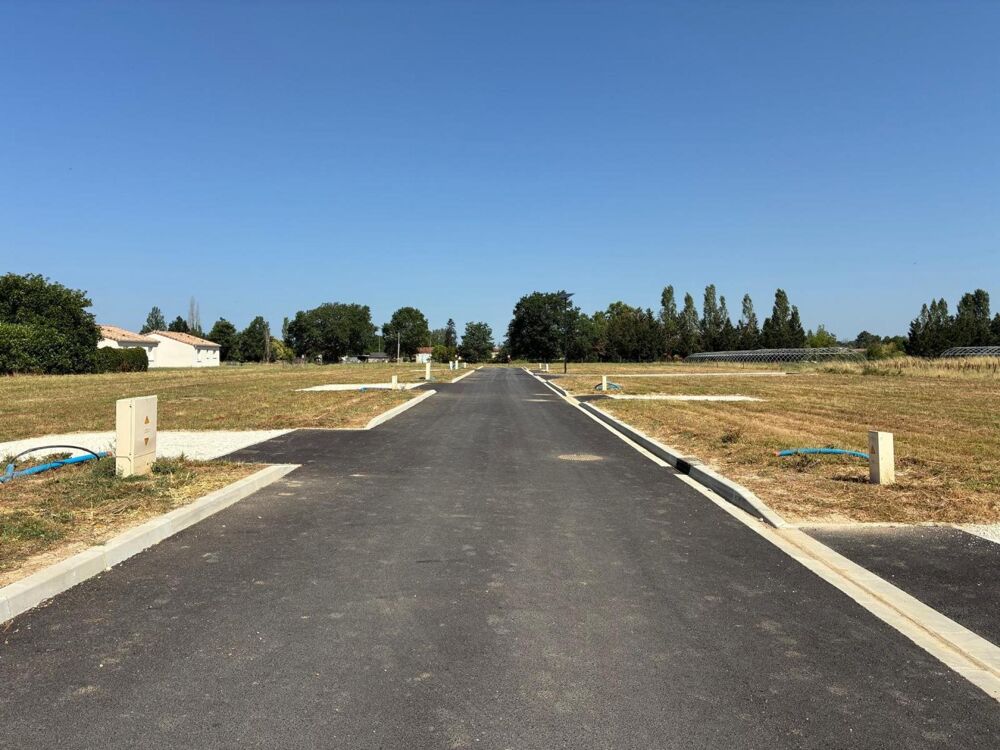 Vente Terrain Terrain a batir de 551 m2 Plat et viabilisé Estillac