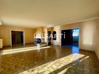  Maison  vendre 8 pices 236 m