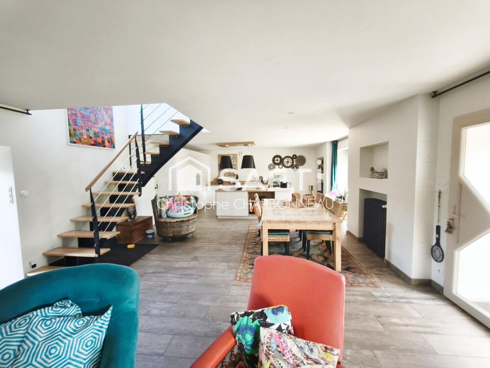 Maison rénovée de 7 pièces à BONNEMAIN
