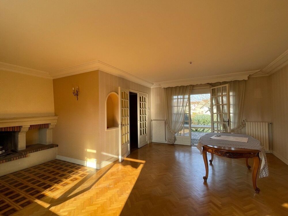 Vente Maison Belle propriété lumineuse sur grande parcelle dans un quartier recherché de Montluçon Montlucon