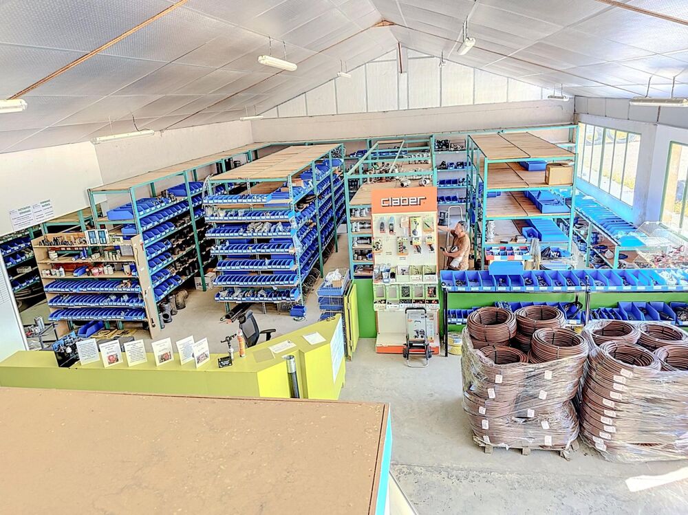   Murs commerciaux et Bureaux- rayon de braquage 42m 