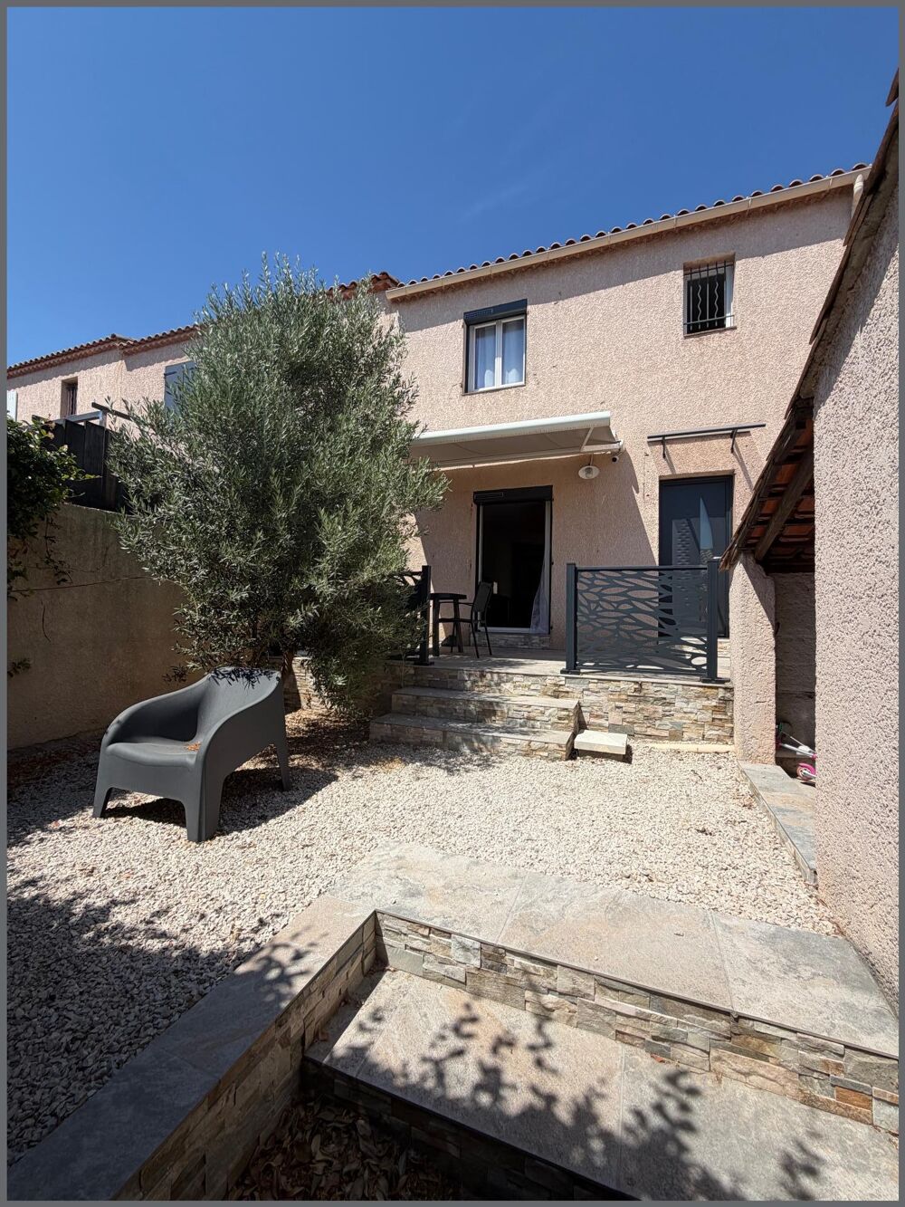 Charmante maison de type 4+ Garage entièrement rénové à Bouc bel air.