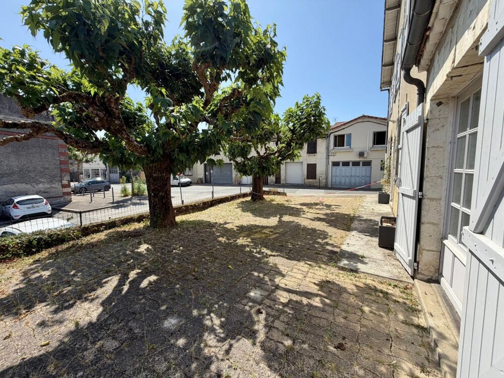 Gasconne en Pierre avec Grande cours et garage