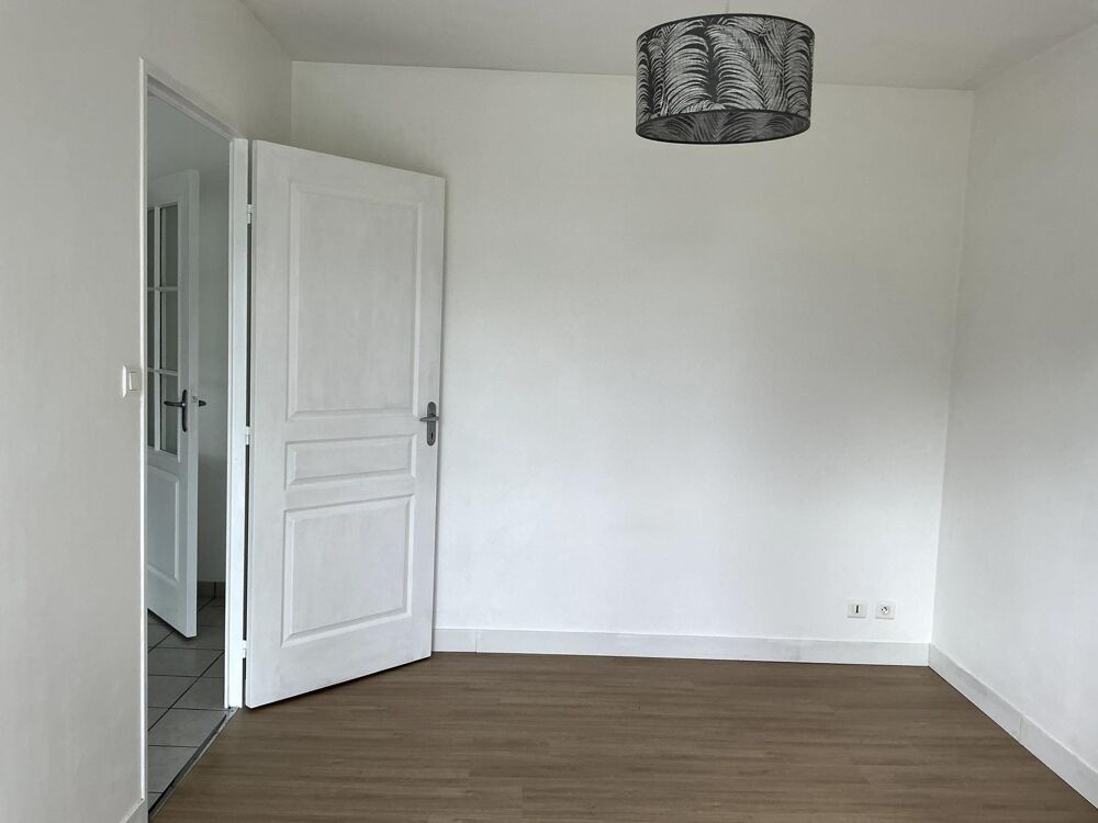 T2 avec balcon sud sans vis-à-vis et parking