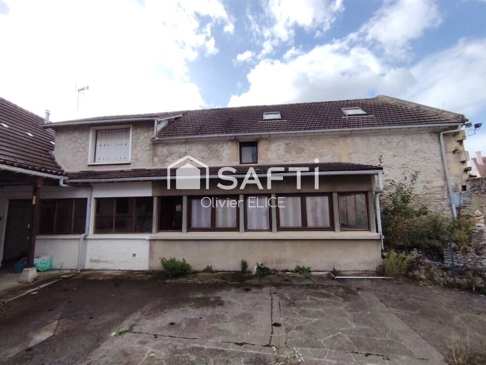 Maison 6 pièces 152 m² · à Monceaux · 152 m² · 245 000 €