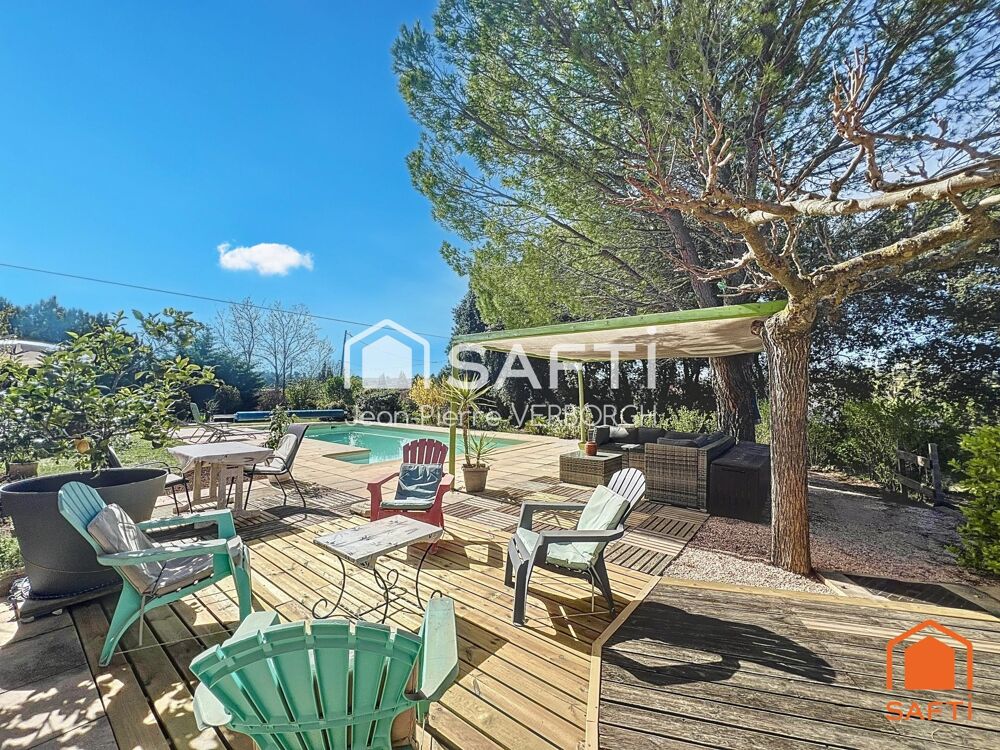 Villa de 167m² sur 2341m² de terrain avec piscine et grand garage