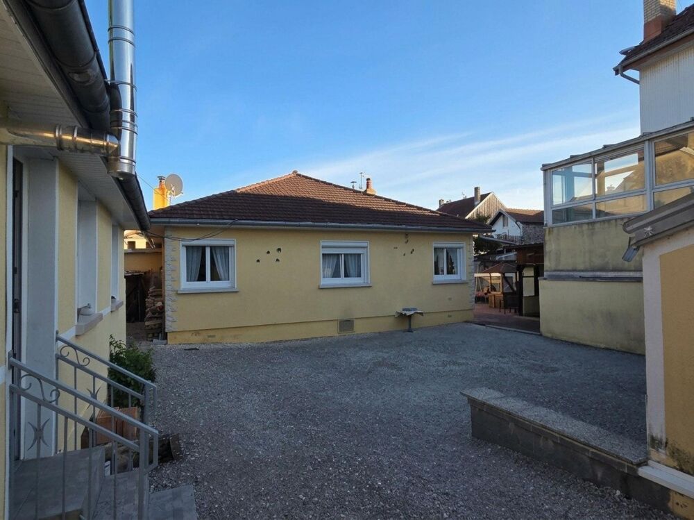 Vente Maison MAISON DE PLAIN-PIED AVEC DÉPENDANCE RÉNOVÉE, 3 GARAGES ET CUISINE D'ÉTÉ ! L' isle-sur-le-doubs