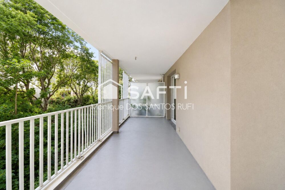 Vente Appartement Coup de cœur – Un T3 lumineux prolongé par 42 m² de terrasse Marseille 10