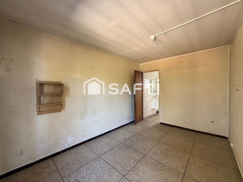 Vente Appartement VUE MER - T3 de 67 m2 au 2ème et dernier étage à rénover- Parking Sanary-sur-mer