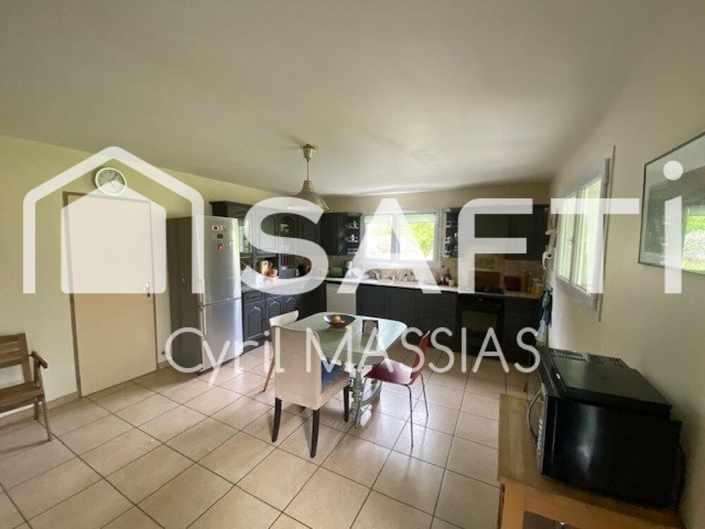 Vente Maison Au calme sur 1960 m² de terrain. Lesparre-medoc
