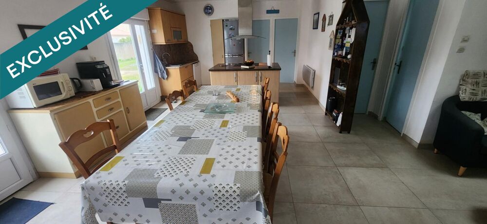 A l'Epine, je vous invite à visiter cette maison de 85 m2 environ, dans une propriété de 551m2 à deux cents mètres de la plage.