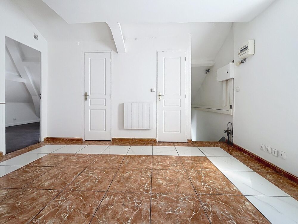 Vente Appartement Appartement de type T2 de 55 m² au sol, Cave carrelée de 20 m², 1 emplacement de stationnement voiture + 1 pour deux roues Crosne