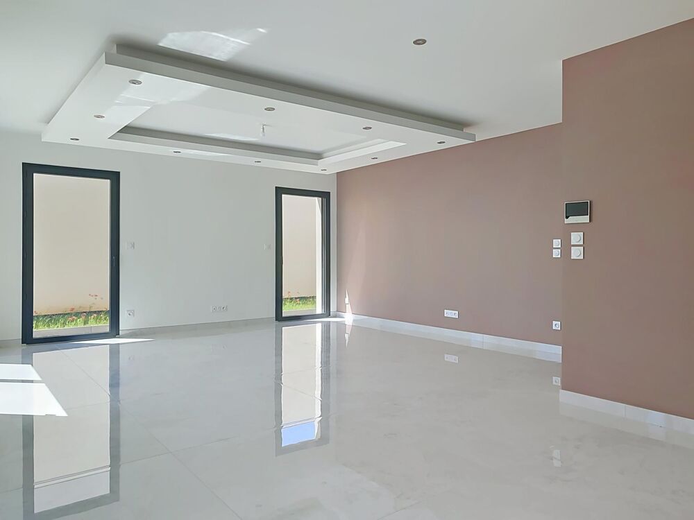 Maison individuelle neuve - 140m² - 5 pièces - garage et piscine