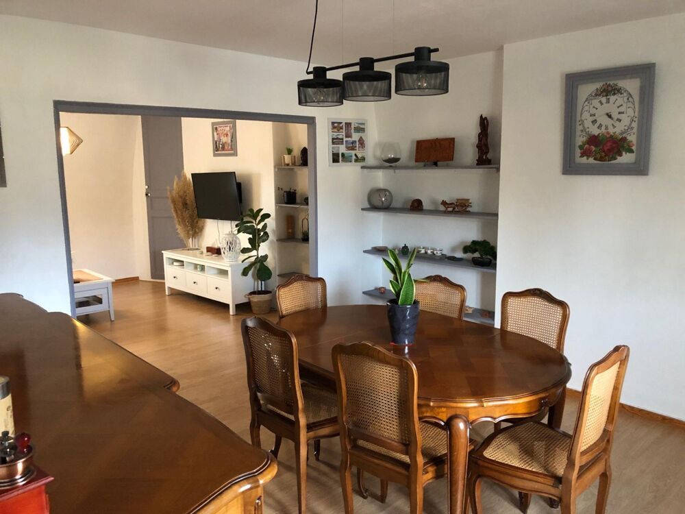 Appartement traversant. T3 de belle superficie.