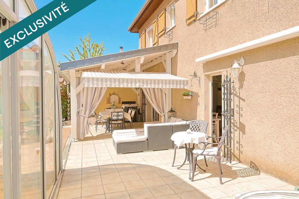 Vente Maison Maison individuelle 147 m² – 4 chambres – Terrain 990 m² – Piscine couverte et chauffée Fameck