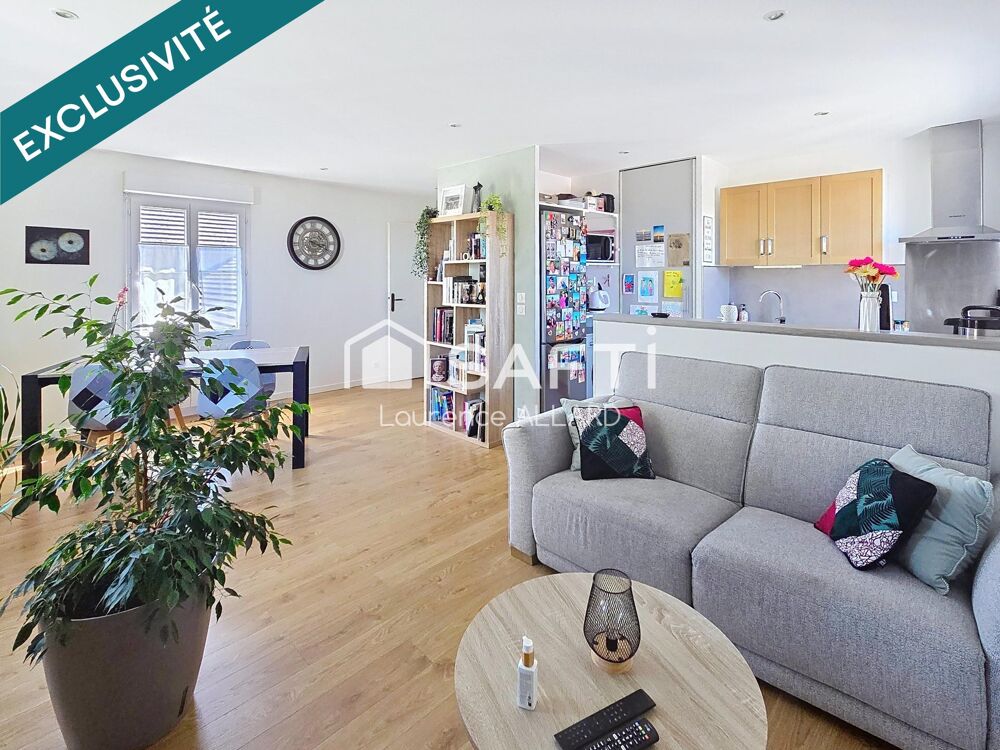 De la lumière à chaque fenêtre. .Découvrez un appartement traversant plein de charme !