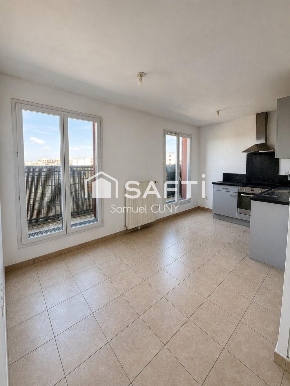 Vente Appartement T2 récent avec parking, centre de Poissy Poissy (78300)