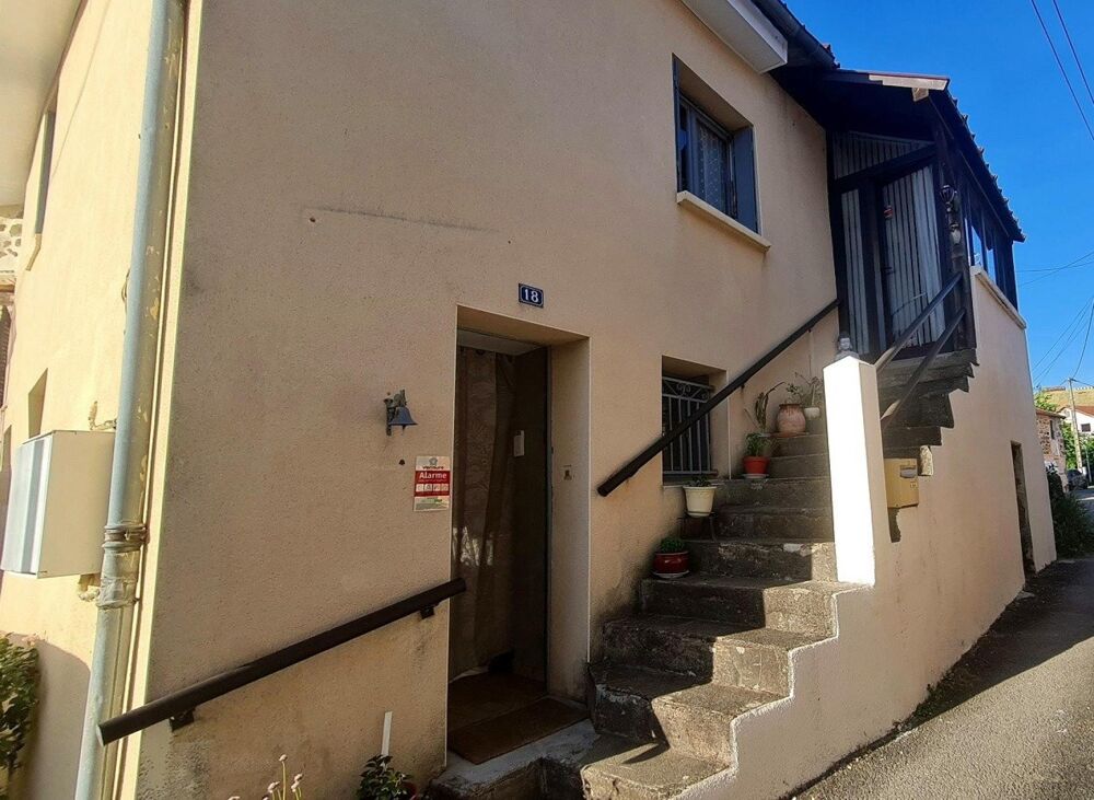 Maison rénovée sur les hauteurs de Decazeville, à moins de 1 km du centre ville. Vendue meublée et décorée
