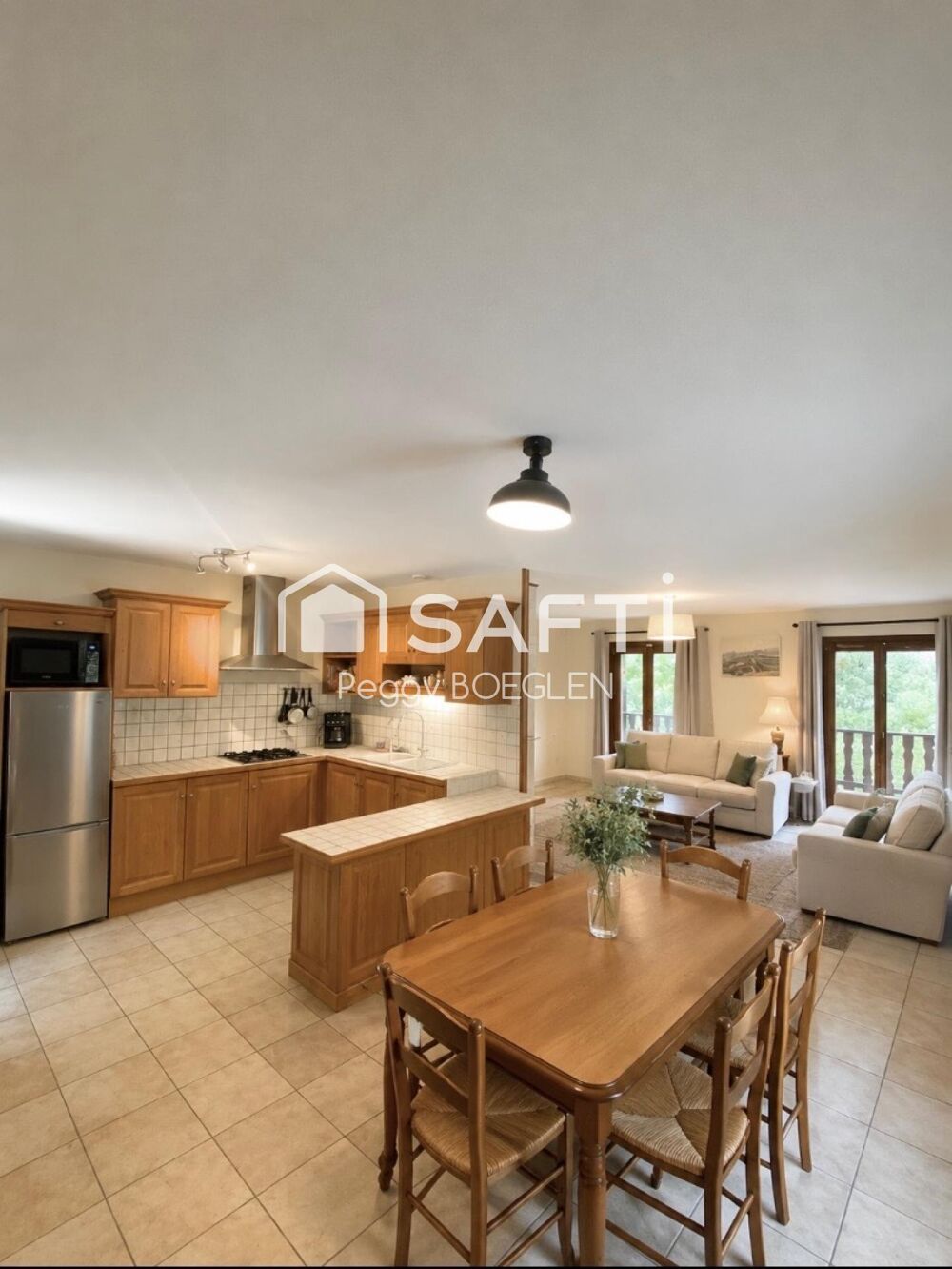 Superbe propriété de 8520 m 2 avec plain pied 3 chambres et garage indépendant