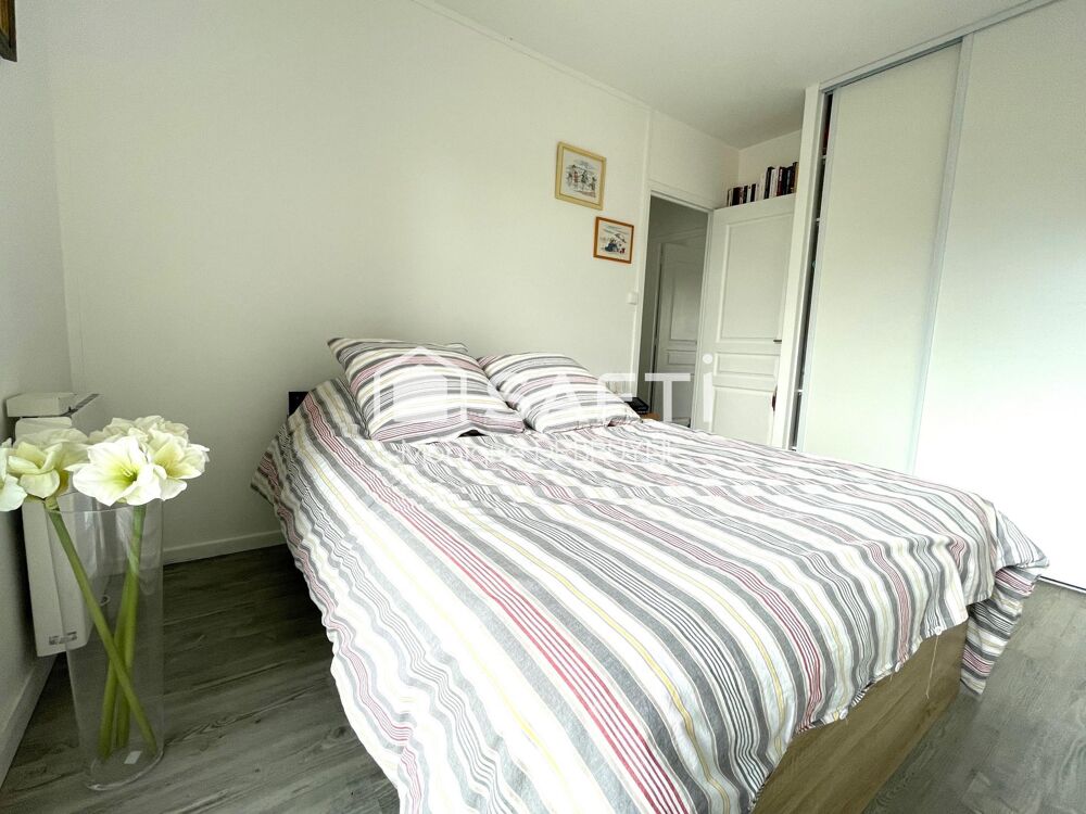 Appartement T3 lumineux avec balcon  Lille (Rue de l'Épinette)  55 m²  159 000 € FAI