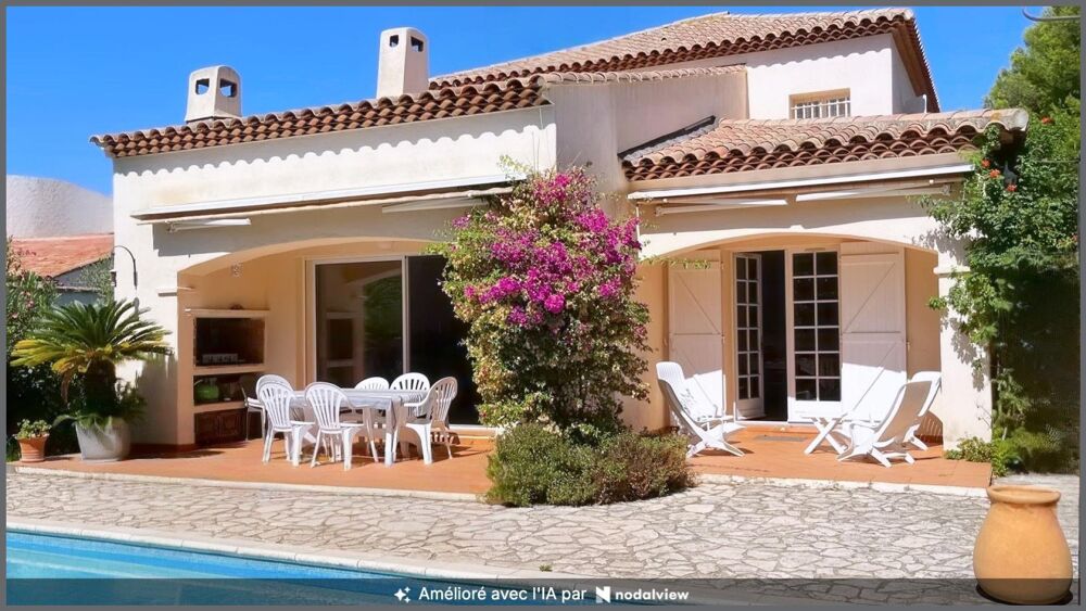 Vente Maison Une adresse privilégiée à quelques pas de la mer. Sanary-sur-mer