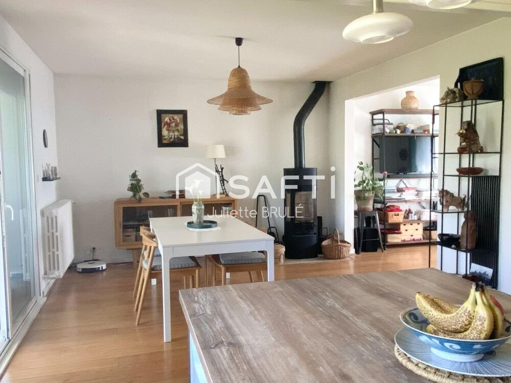 Maison familiale 5 pièces, 3 chambres sur un terrain de 644 m²