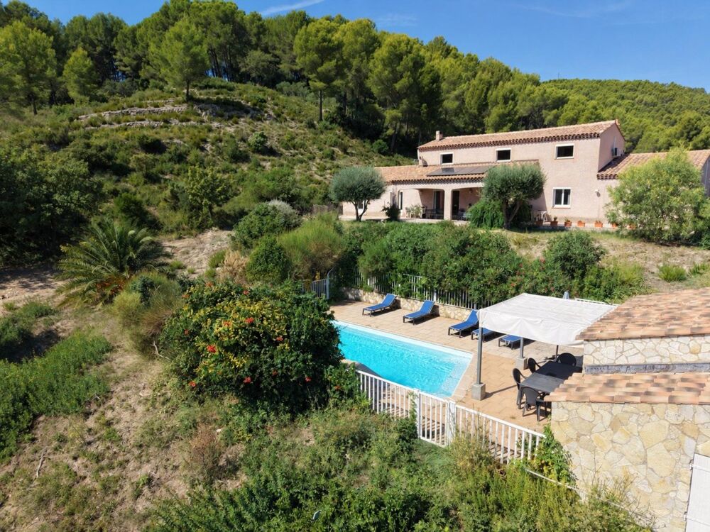 Vente Maison BANDOL – PROPRIÉTÉ D'EXCEPTION – VUE DOMINANTE – 260 M² – TERRAIN DE 5 000 M² – PISCINE – DÉPENDANCES Bandol