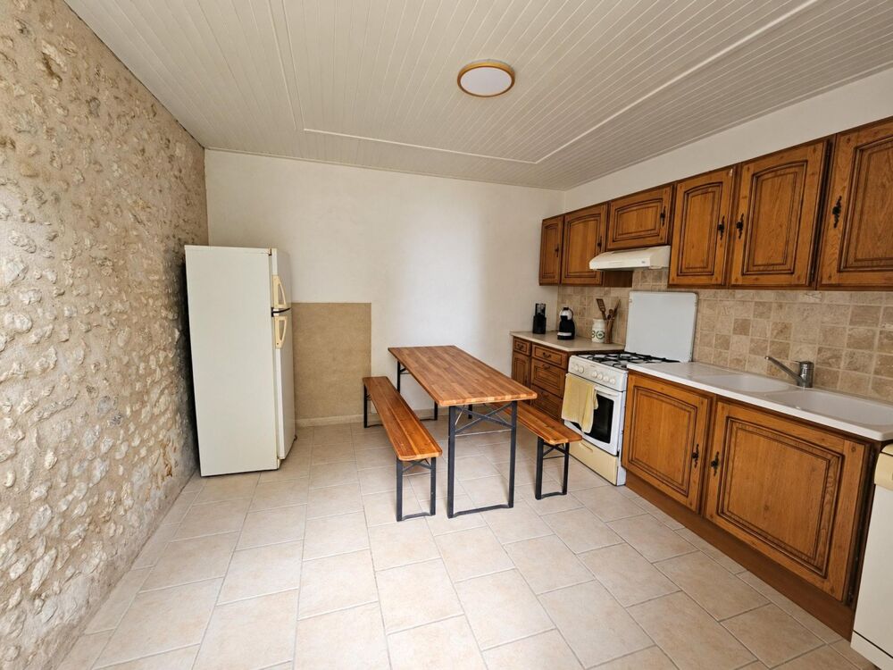 Vente Maison Ferme en pierres rénovée de 200m2 avec dépendances Petit-bersac