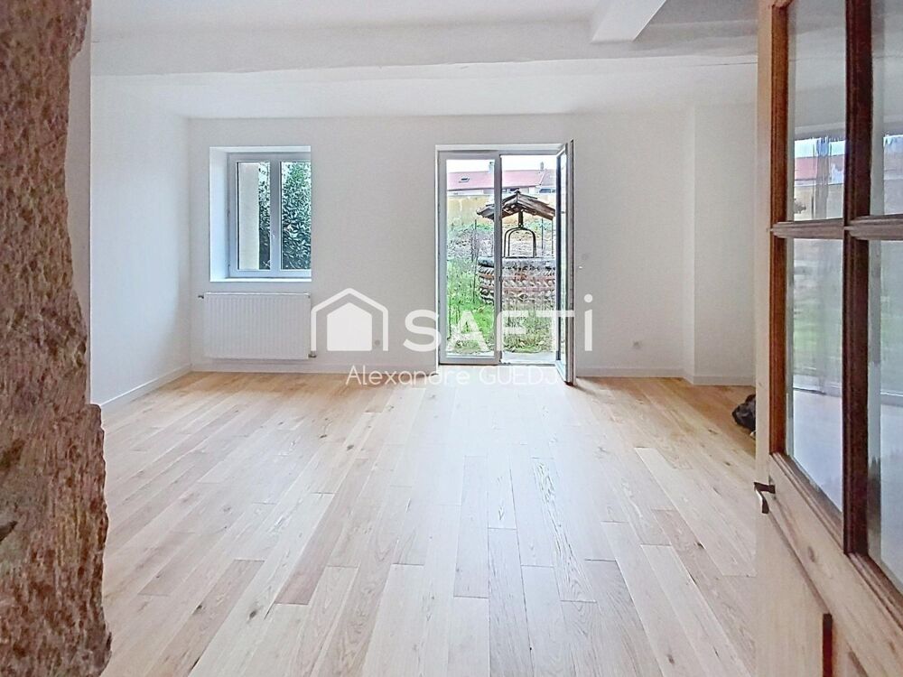 MAISON DE VILLAGE ENTIEREMENT RENOVEE DE 123 M² AVEC TERRAIN ET 2 PLACES DE PARKING