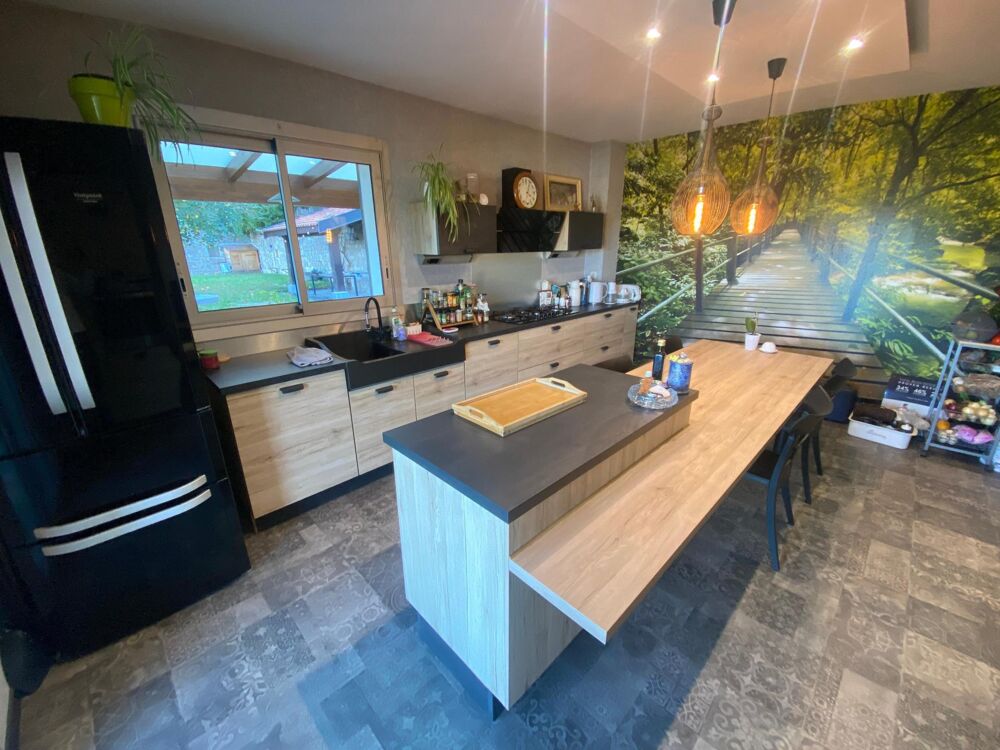 Vente Maison Villa Lamastre 269 m² vendue avec piscine Lamastre
