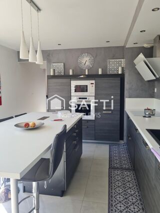  Maison  vendre 6 pices 214 m