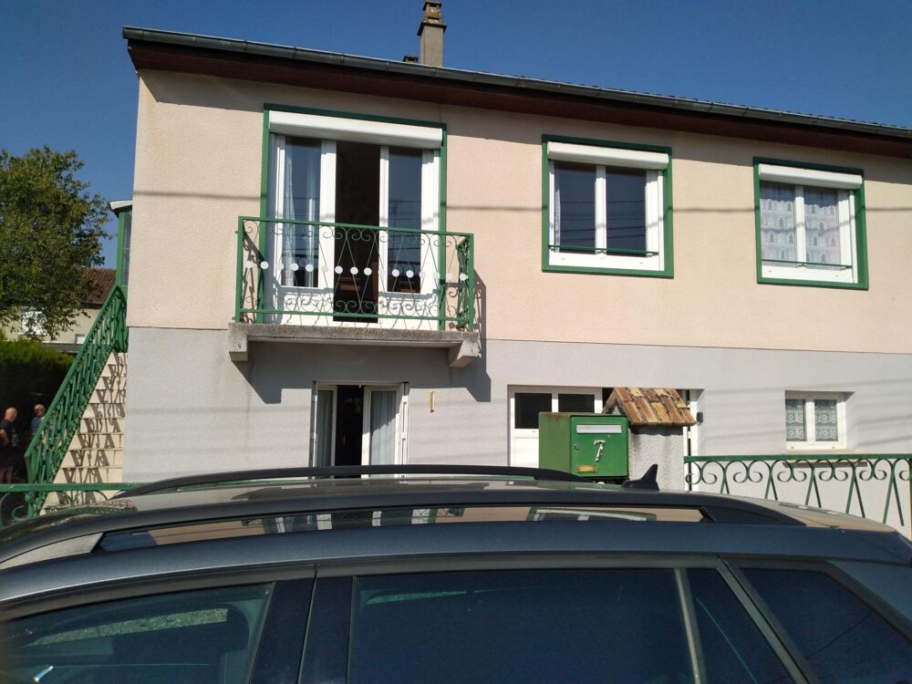 Vente Maison A quelques minutes des commerces et écoles, dans quartier calme, avec toutes les commodités. Reuilly
